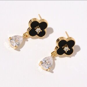 Elegant Gold and Black Flower Earrings